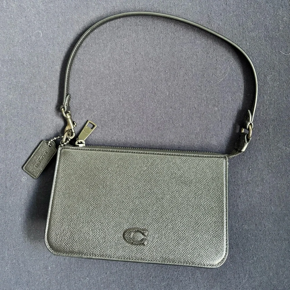 COACH POUCH BAG WITH SIGNATURE CANVAS - Picture 2 of 5